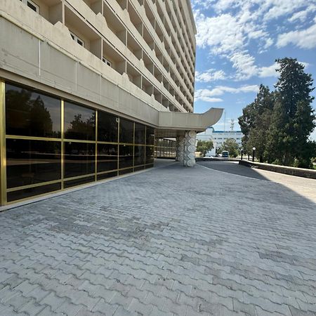 Hotel Grand בוקורו מראה חיצוני תמונה