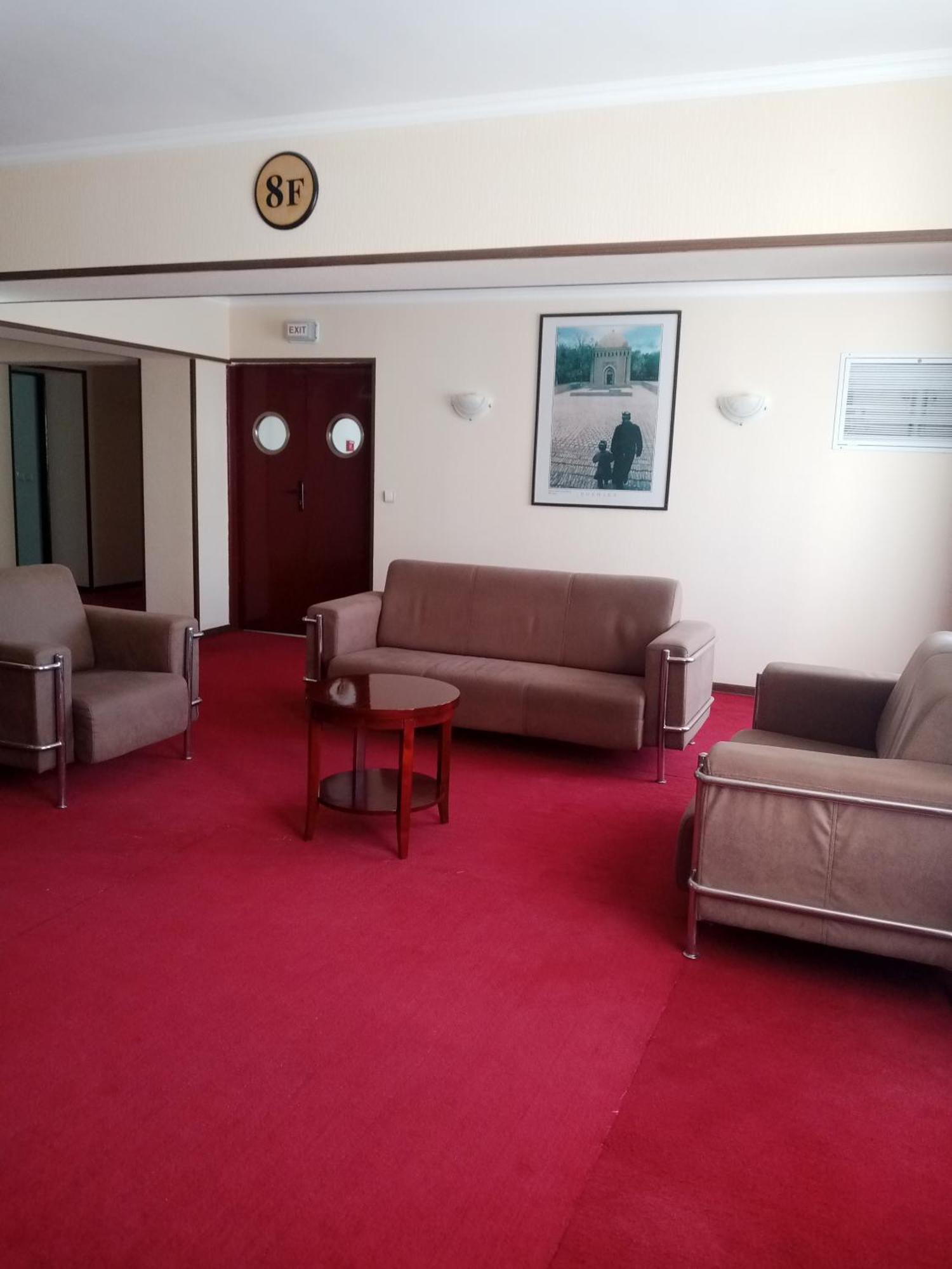 Hotel Grand בוקורו מראה חיצוני תמונה