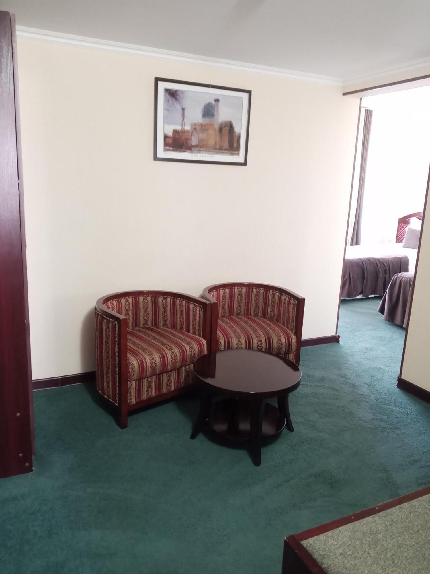 Hotel Grand בוקורו מראה חיצוני תמונה