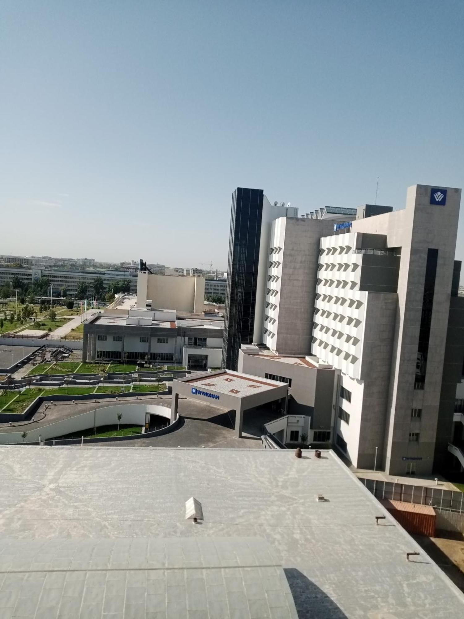 Hotel Grand בוקורו מראה חיצוני תמונה