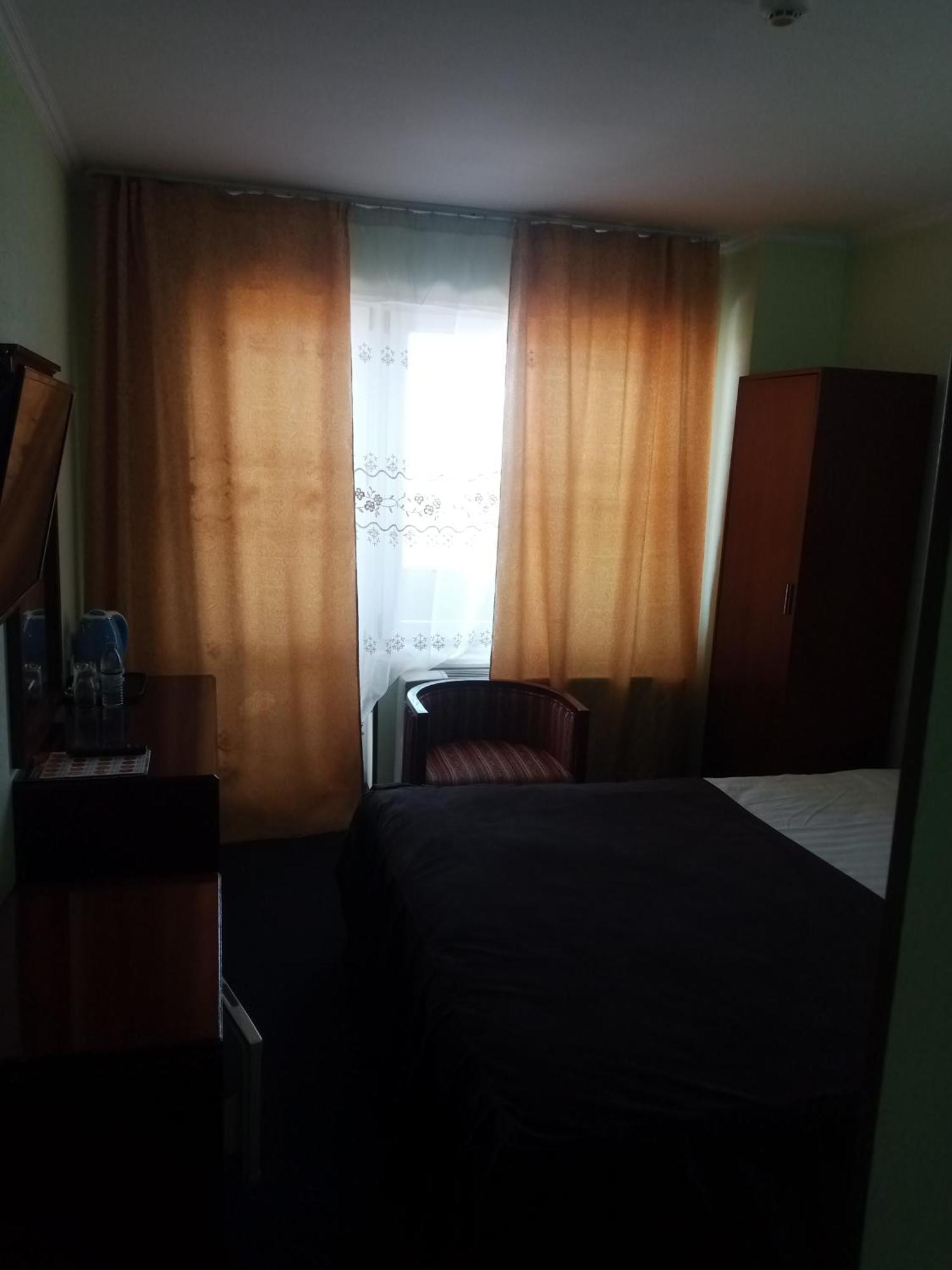 Hotel Grand בוקורו מראה חיצוני תמונה