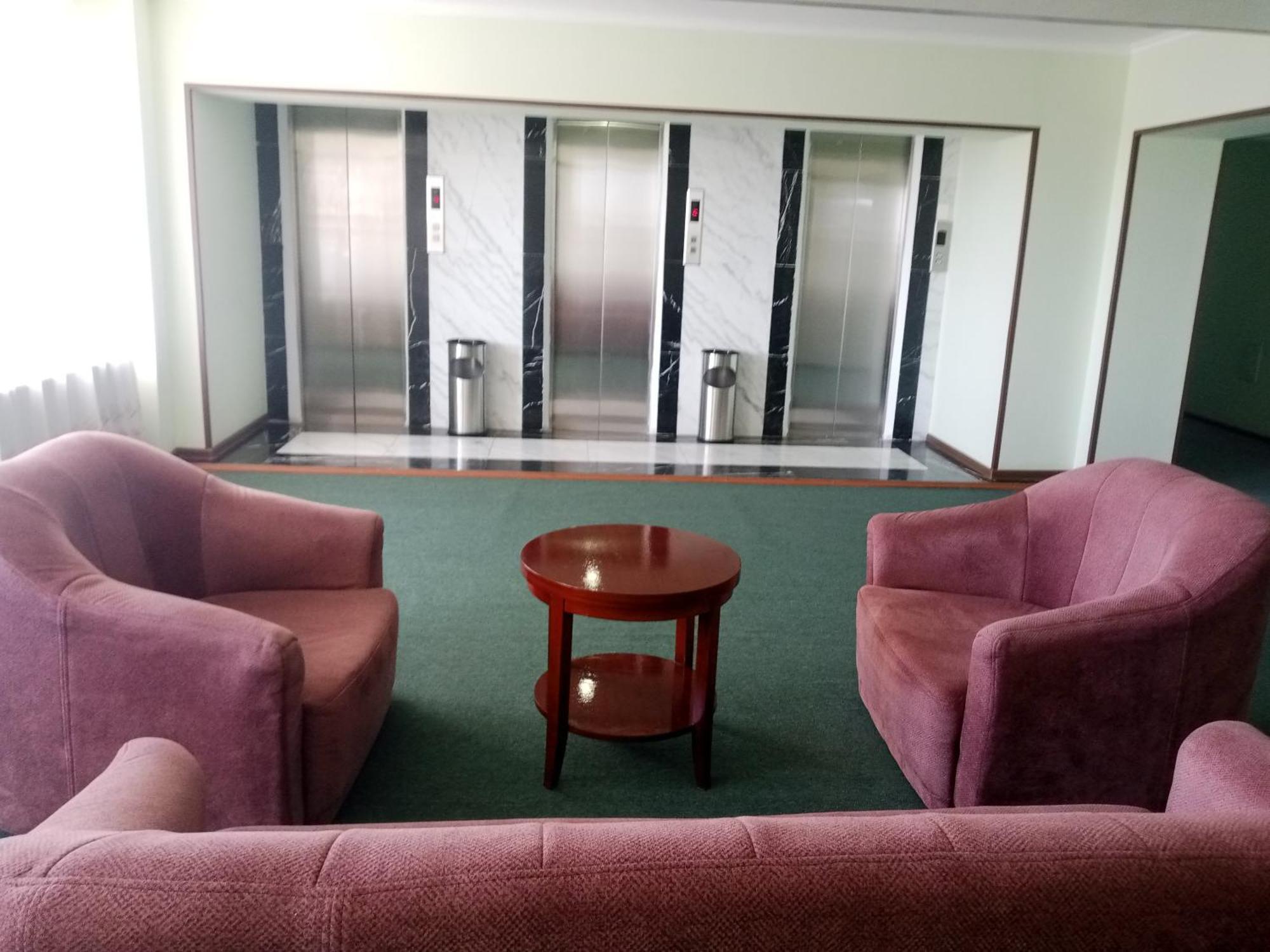Hotel Grand בוקורו מראה חיצוני תמונה