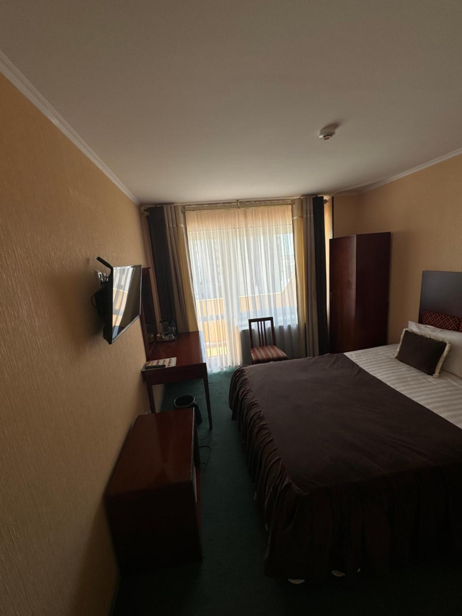 Hotel Grand בוקורו מראה חיצוני תמונה