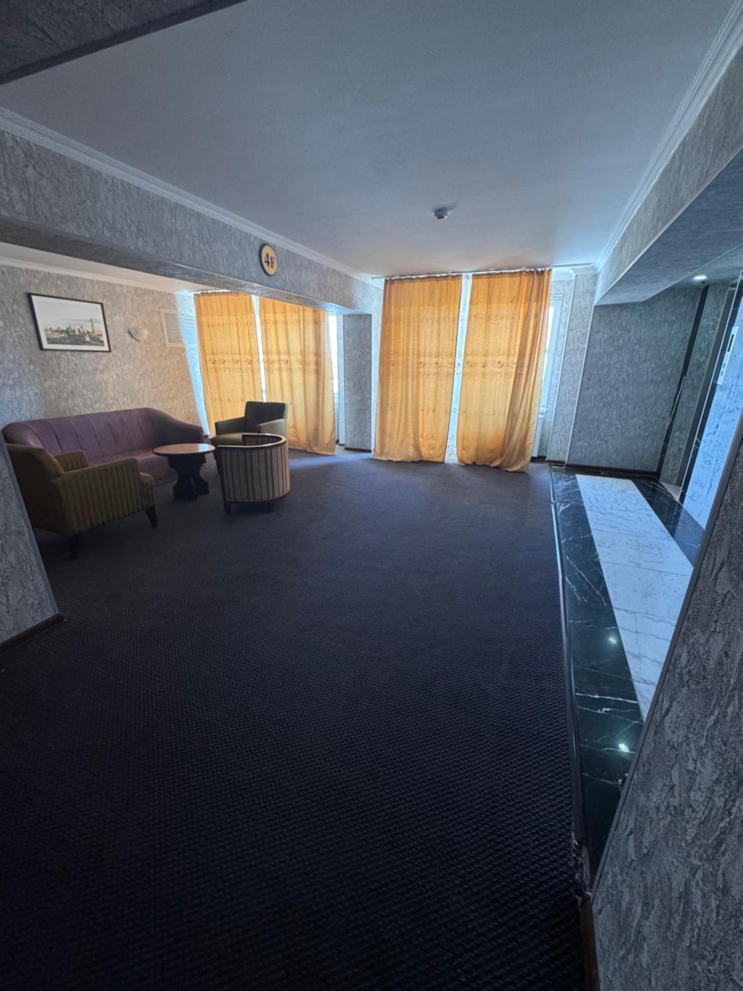 Hotel Grand בוקורו מראה חיצוני תמונה
