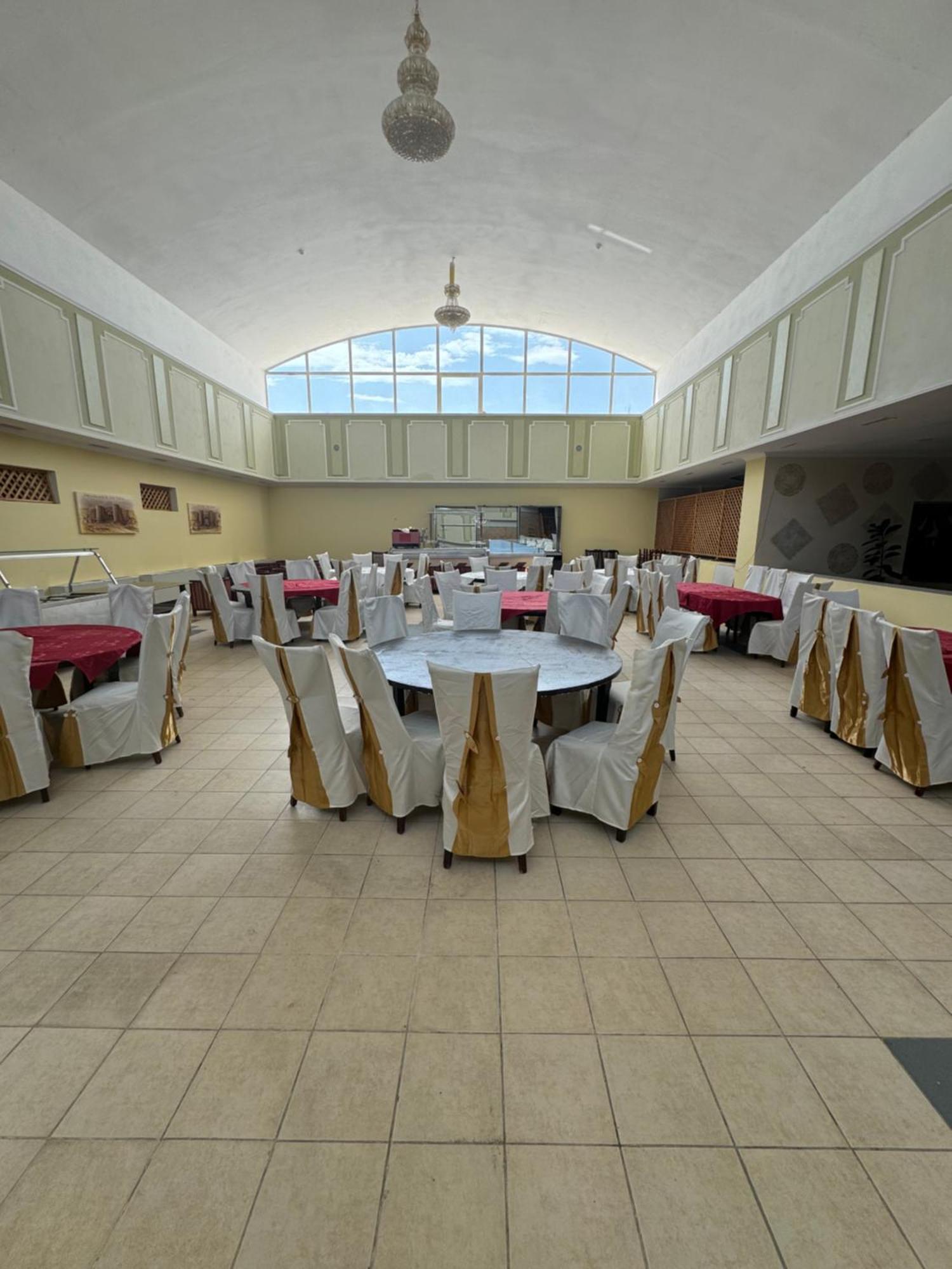 Hotel Grand בוקורו מראה חיצוני תמונה