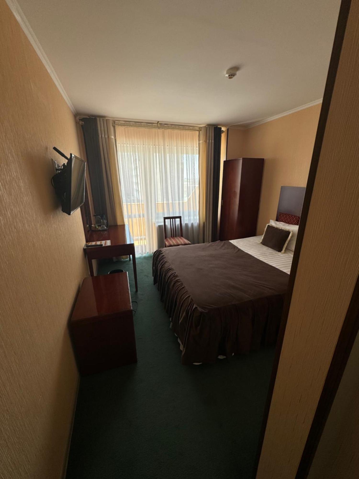Hotel Grand בוקורו מראה חיצוני תמונה