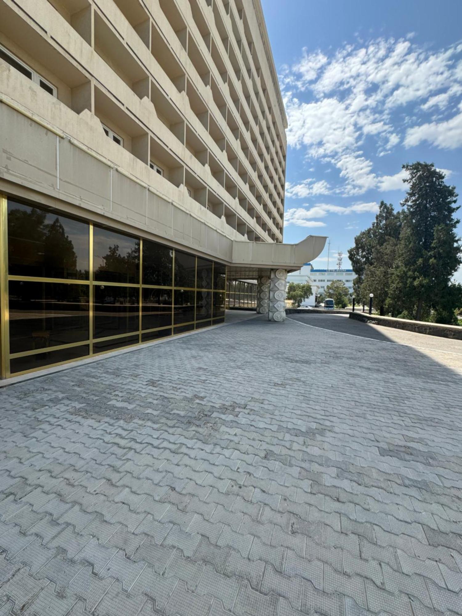 Hotel Grand בוקורו מראה חיצוני תמונה
