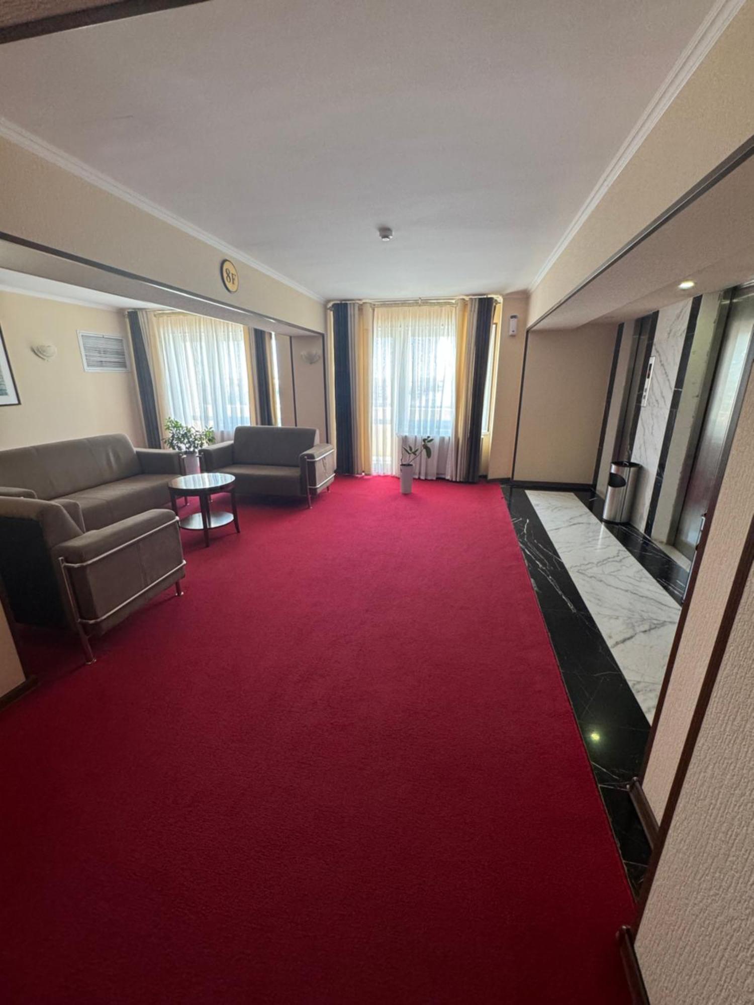 Hotel Grand בוקורו מראה חיצוני תמונה